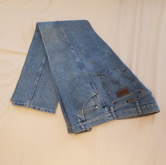 wrangler advanced comfort 47 regular fit